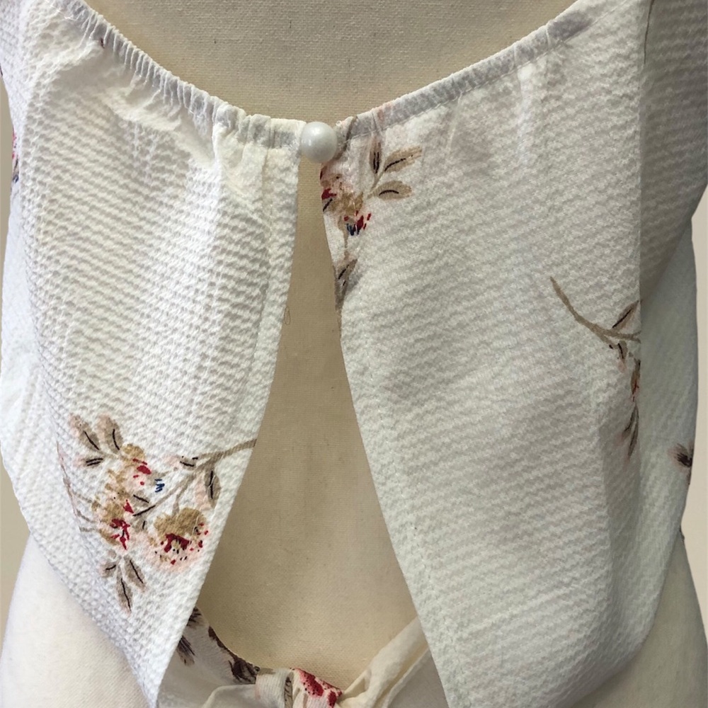 Women florals top 🌸 - Picture 3 of 6